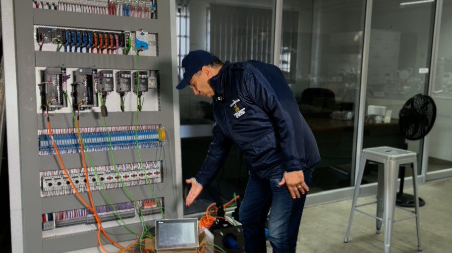 TM Engineering PLC HMI control panel engineering